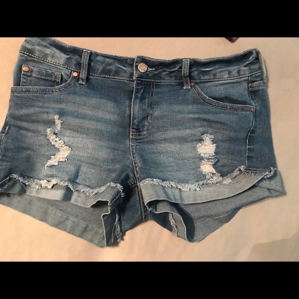 celebrety pink shorts